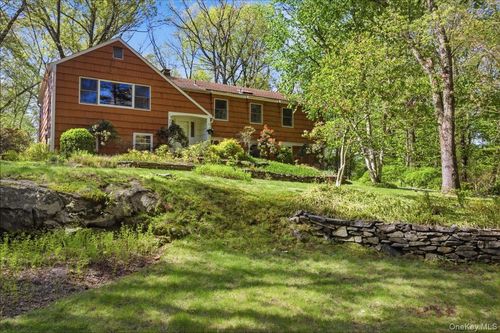 93 Brundage Ridge Rd, Bedford, NY, 10506-1703 | Card Image