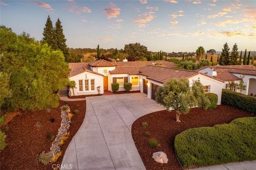 912 Salida Del Sol Dr, Paso Robles, CA, 93446-5804 | Card Image