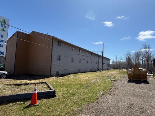 801 E 41st St, Hibbing, MN, 55746-3232 | Card Image