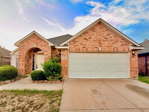 5606 Indian Hill Dr, Arlington, TX, 76018-2426 | Card Image