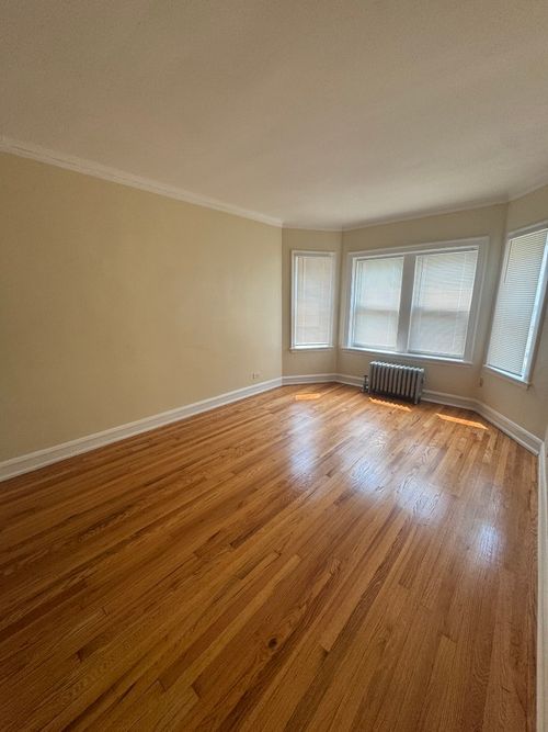 apt-2e-6214 Mozart St, Chicago, IL, 60659-1679 | Card Image
