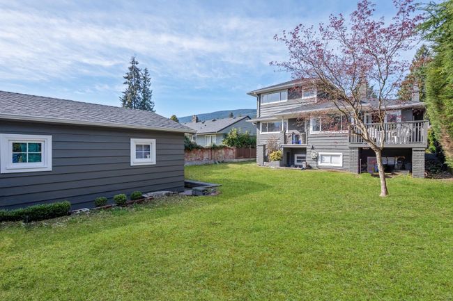 1036 Kings Avenue, House other with 5 bedrooms, 3 bathrooms and null parking in West Vancouver BC | Image 23