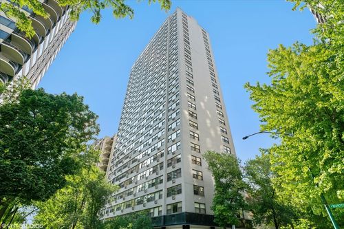 2605-1445 State Pkwy, Chicago, IL, 60610-8512 | Card Image