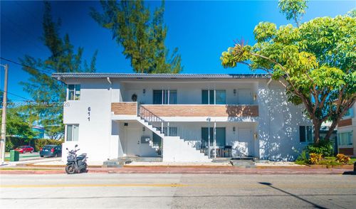 611 74th St, Miami Beach, FL, 33141-2623 | Card Image