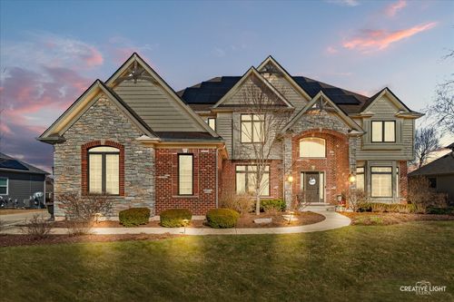 3680 Broadleaf Ave, Elgin, IL, 60124-7882 | Card Image