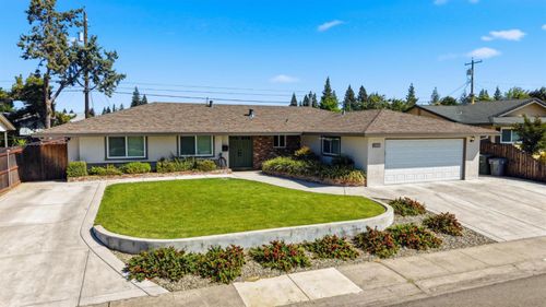 1541 Queens Ave, Yuba City, CA, 95993-2332 | Card Image