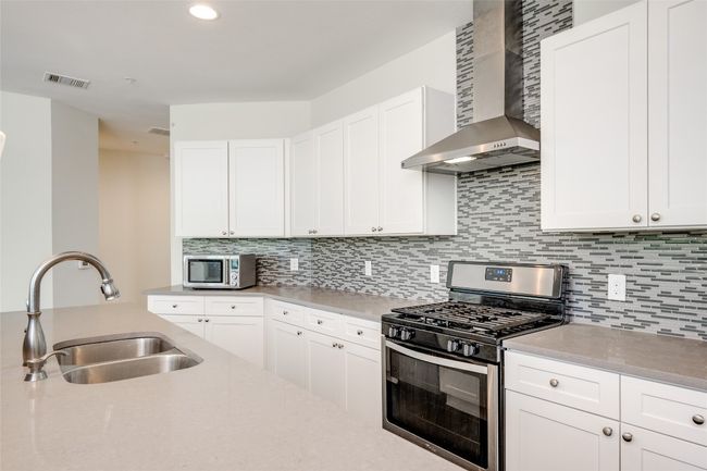 UNIT-12 - 908 Nueces St, Condo with 2 bedrooms, 2 bathrooms and 1 parking in Austin TX | Image 8