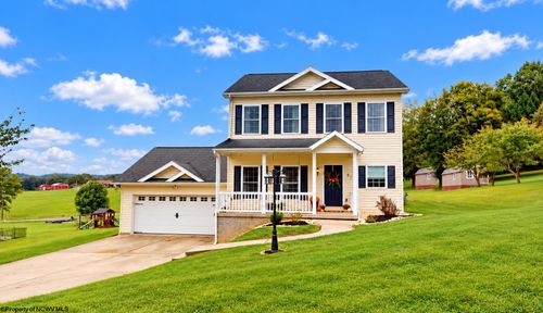 81 White Pine Dr, Fairmont, WV, 26554-7446 | Card Image