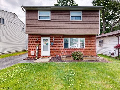 37450 Green Dr, Eastlake, OH, 44095-1006 | Card Image