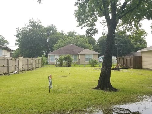 2209 Sakowitz St, Houston, TX, 77020-4539 | Card Image