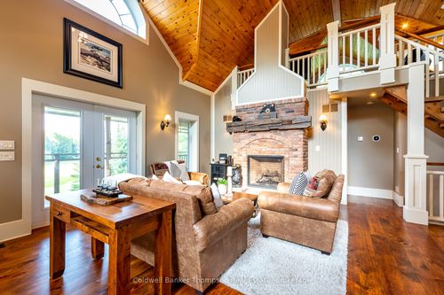 21 Deerhurst Highlands Dr, Huntsville, ON, P1H1B1 | Card Image