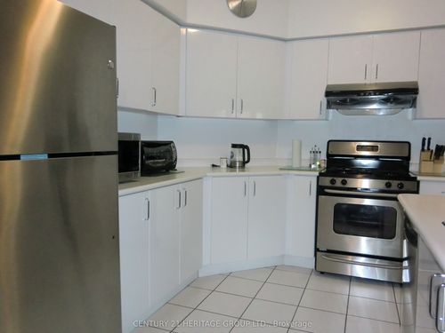 32 Leitch Ave, North York, ON, M3J3P2 | Card Image