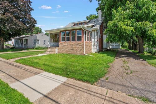 628 W Parker St, Waterloo, IA, 50703-5860 | Card Image