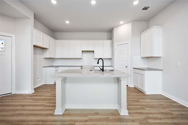 514 Tejas Village Pkwy, House other with 5 bedrooms, 3 bathrooms and 2 parking in Beasley TX | Image 4