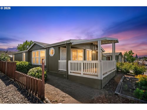 87-3700 Babcock Ln, Eugene, OR, 97401-7015 | Card Image