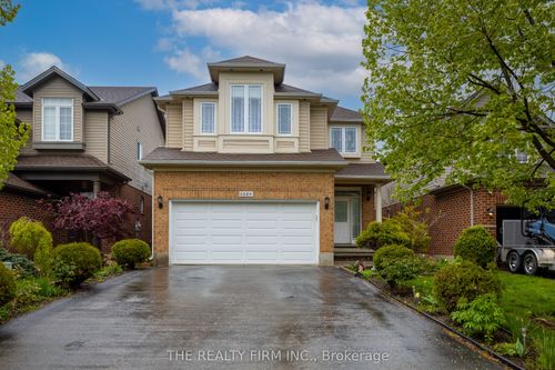 1389 Pleasantview Dr, London, ON, N5X4P8 | Card Image