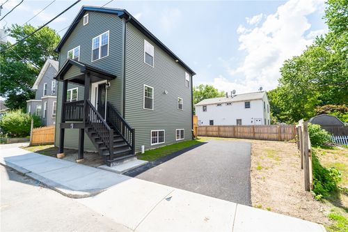 9 Morgan St, Providence, RI, 02907-3505 | Card Image