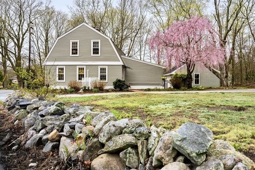 182 Hines Rd, Cumberland, RI, 02864-6108 | Card Image