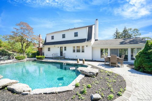 7 Bridle Path Rd, Smithtown, NY, 11787-1826 | Card Image