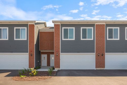 1214 Gillespie Ln, Yorkville, IL, 60560-4792 | Card Image