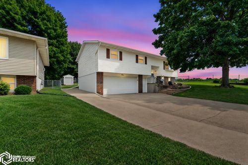 313 Lynne Dr, Nevada, IA, 50201-2507 | Card Image