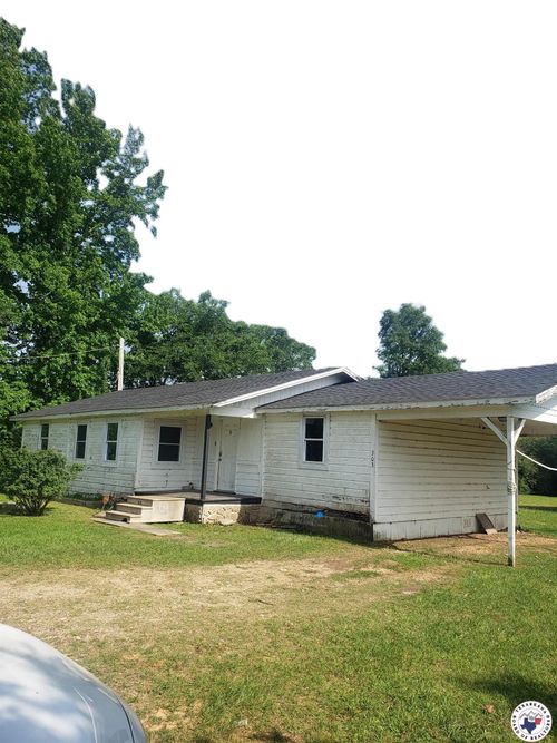 303 Old Center Point Rd, Nashville, AR, 71852-8504 | Card Image