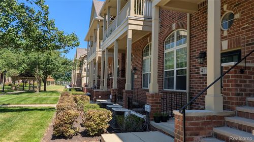 413 Village Dr, Walled Lake, MI, 48390-3550 | Card Image