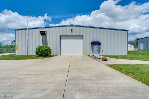 1051 Eastwood Ave, Akron, OH, 44305-1127 | Card Image