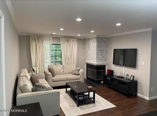 1306-1306 Stoneridge Cir, Helmetta, NJ, 08828-1139 | Card Image