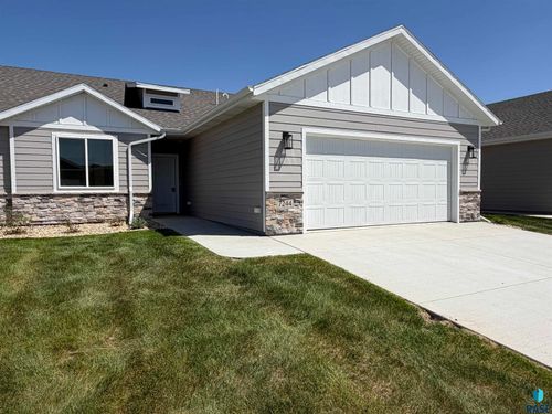 7244 E Waters Edge Pl Place, Sioux Falls, SD, 57110 | Card Image