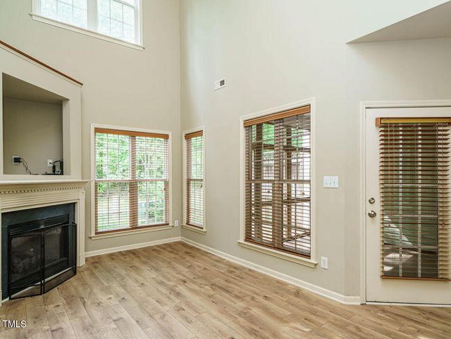 007-1280x960-living-room | Image 7