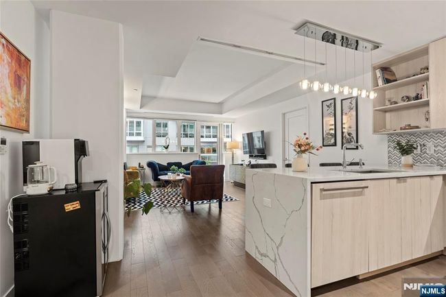 800 Ave At Port Imperial Blvd, Condo with 2 bedrooms, 2 bathrooms and null parking in Weehawken NJ | Image 5