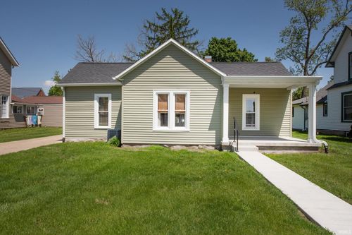 402 E 3rd St, Brookston, IN, 47923-8229 | Card Image