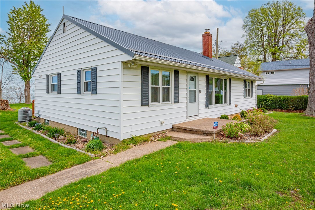 Lake Rd, Conneaut, OH 44030