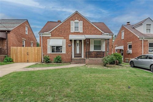 4122 W 57th St, Cleveland, OH, 44144-1852 | Card Image