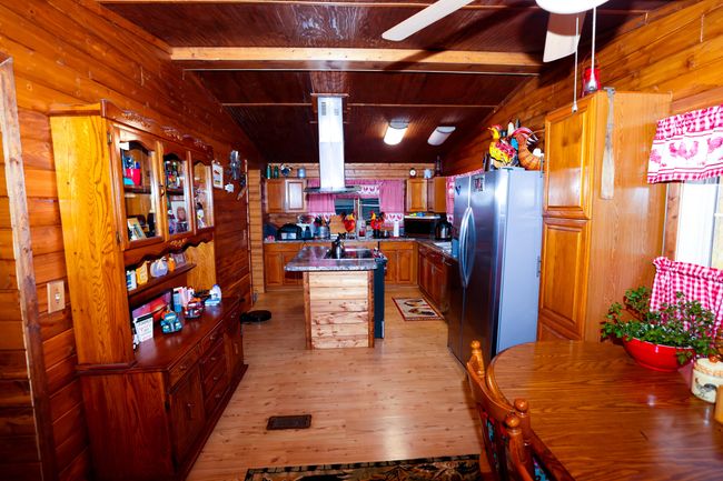 831 Beech Bottom Rd, House other with 3 bedrooms, 2 bathrooms and null parking in Wooton KY | Image 15