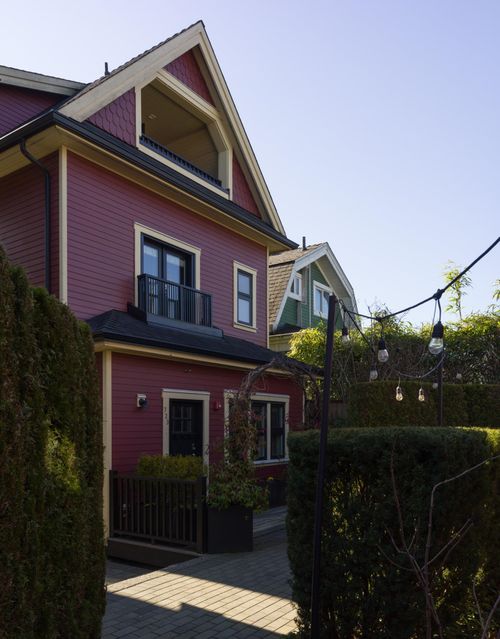 723 Union St, Vancouver, BC, V6A2C3 | Card Image