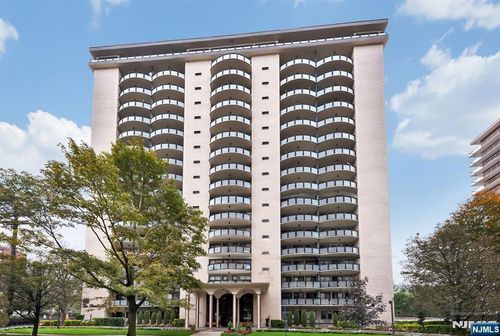 125 Prospect Ave, Hackensack, NJ, 07601-2233 | Card Image