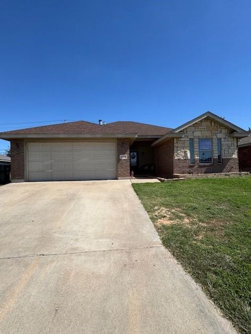 5557 Yellow Brick Rd, Abilene, TX, 79602-8318 | Card Image