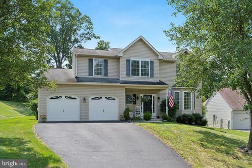 151 4th St, SCHWENKSVILLE, PA, 19473-1140 | Card Image