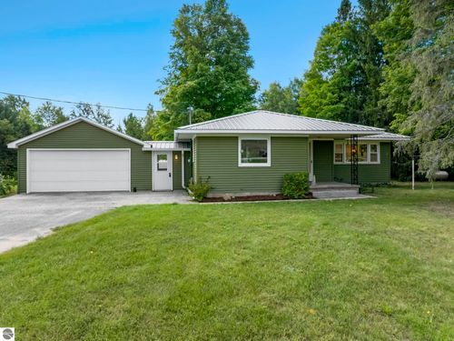 14331 Honor Hwy, Beulah, MI, 49617 | Card Image