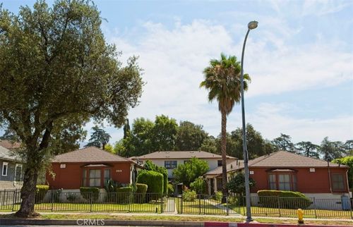 2010 N Los Robles Ave, Pasadena, CA, 91101-2009 | Card Image