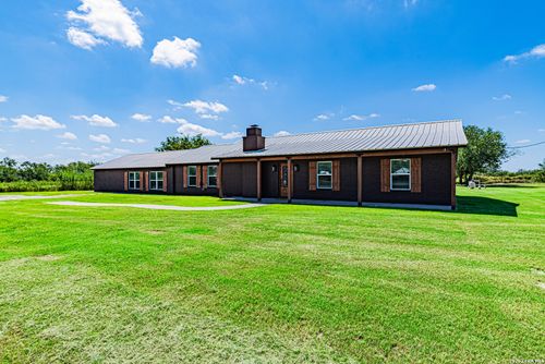 280 County Road 322, La Vernia, TX, 78121-5644 | Card Image