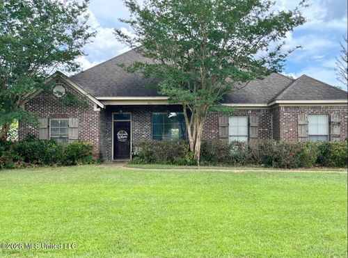 211 Tucker Drive, Brandon, MS, 39042 | Card Image