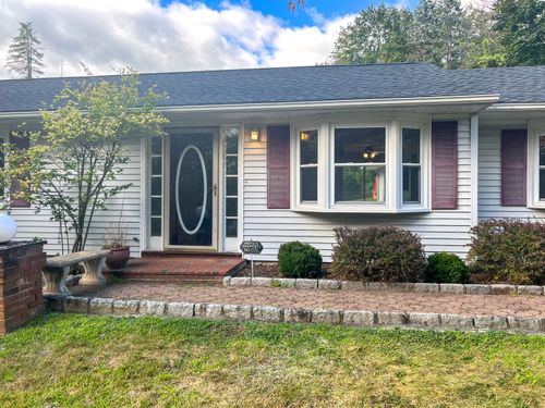 19 Indian Spring Rd, Danbury, CT, 06811-3215 | Card Image
