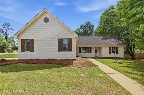 131 Bellegrove Cir, Brandon, MS, 39047-6658 | Card Image