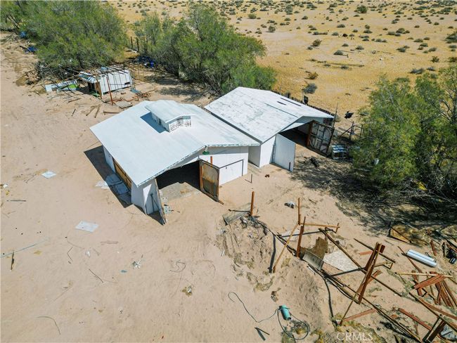 45200 Camelot Drive, House other with 2 bedrooms, 2 bathrooms and 2 parking in Yermo CA | Image 6