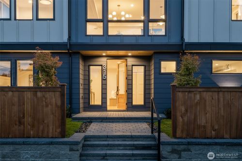 315 Nw 86th St, Seattle, WA, 98117-3126 | Card Image