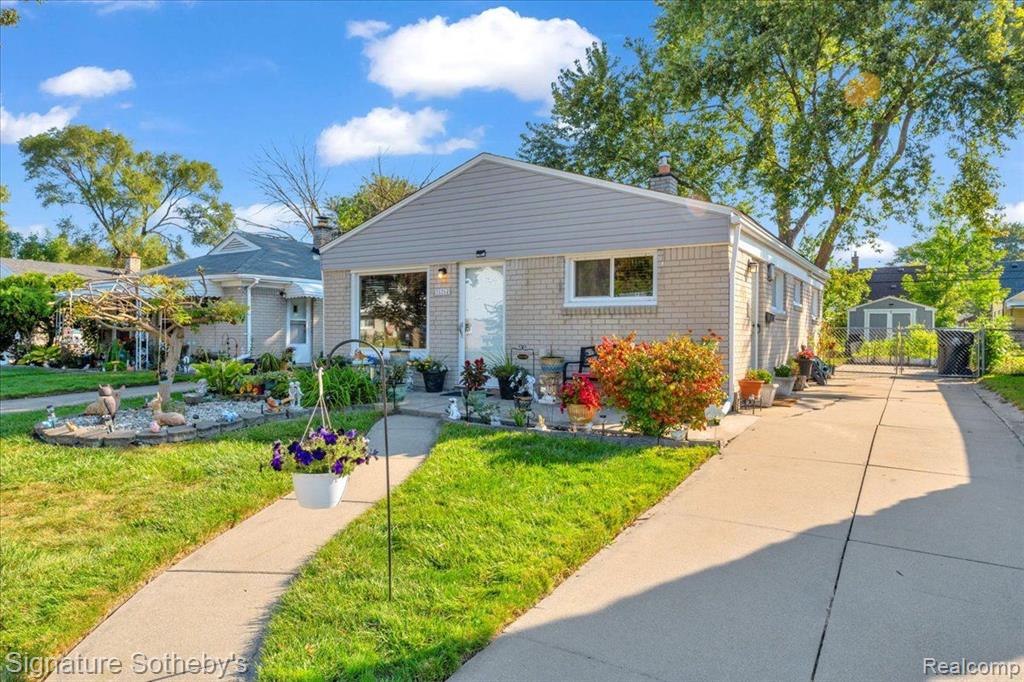 Lehner St, Roseville, MI 48066