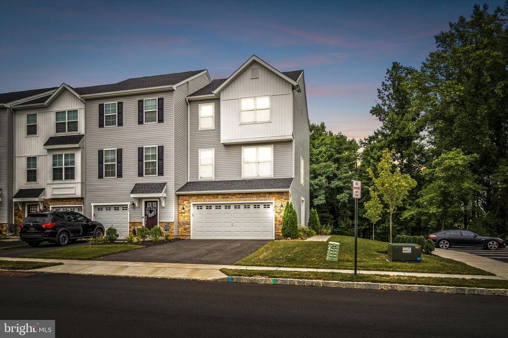 Aviary Rd, West Deptford, NJ 08086